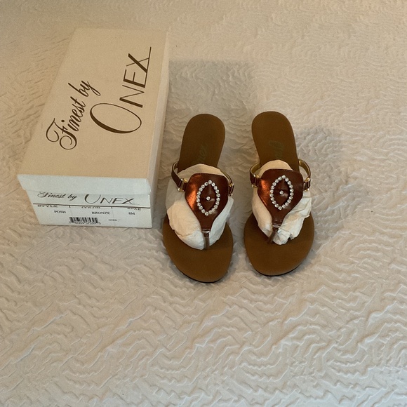 Stunning Bronze Onex Sandal 8 - Picture 1 of 4